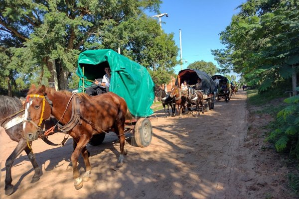 Los tres pueblos ya están camino a la casa de la Virgen de Itatí