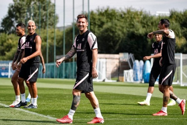 Lionel Messi se entrenó en PSG y reaparecería mañana para ser campeón