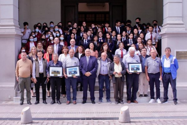 Malvinas convocó a estudiantes y excombatientes en un emotivo encuentro