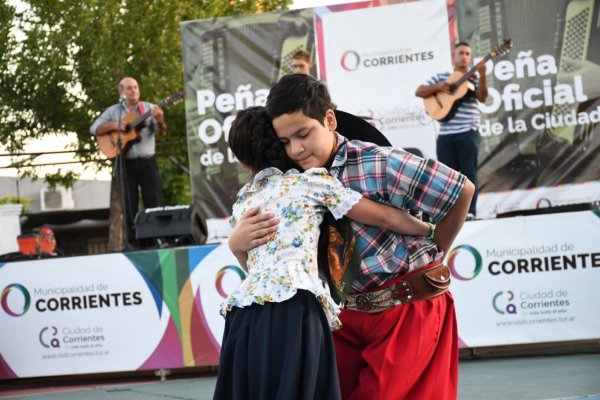 La peña itinerante “A Bailar Chamamé” llegó al barrio Santa María