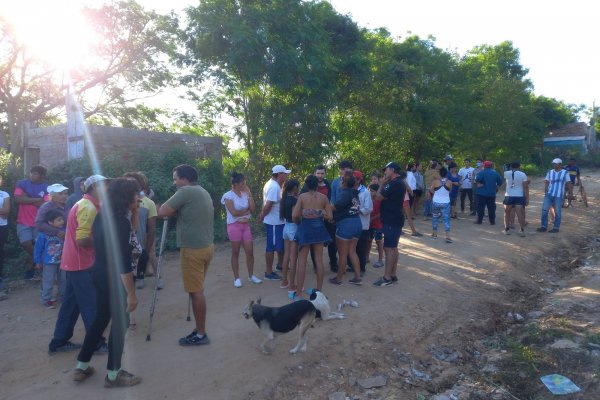 Corrientes: Imágenes de cómo se resistió un desalojo en el Barrio la Tosquera