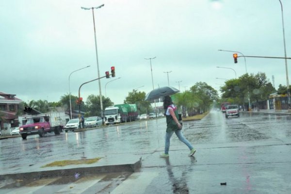 Fuerte tormenta en Colonia Libertador: Más de 100 milímetros de agua caída y vientos de 70 km por hora