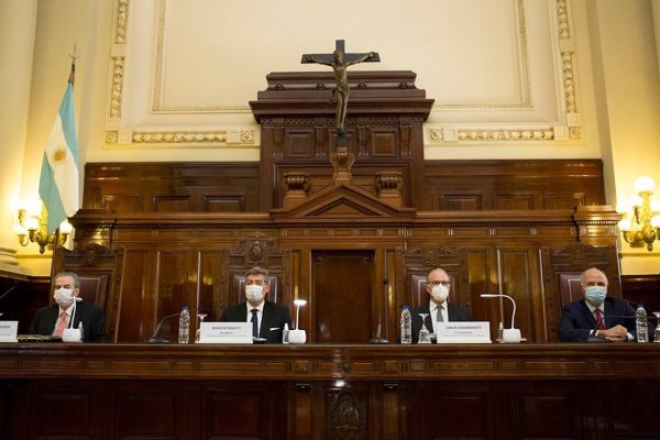 Presentó un proyecto para ampliar a 16 los miembros de la Corte Suprema