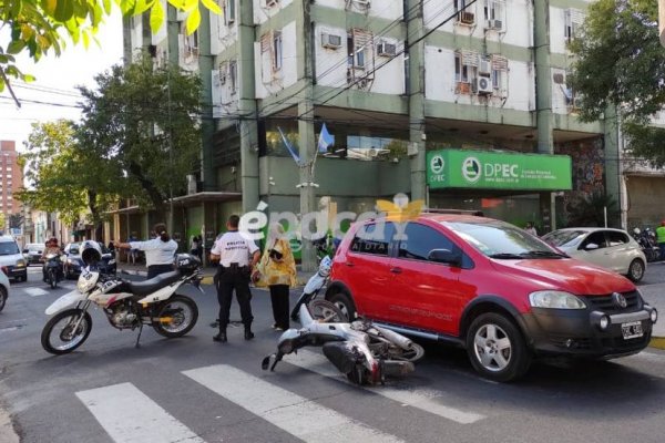 Joven motociclista grave al accidentarse en pleno microcentro