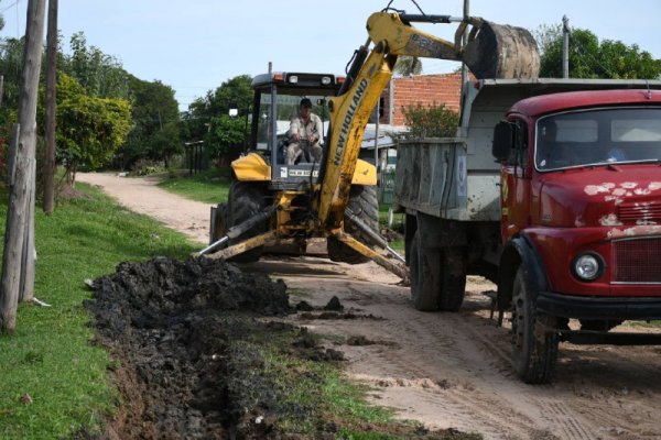 Avanzan con trabajos de limpieza y mantenimiento de desagües y canales