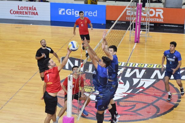 Victoria de Regatas en el clásico para seguir a paso firme