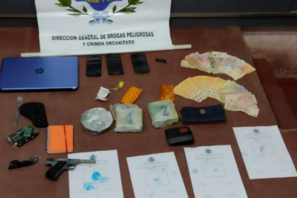 Corrientes: Detuvieron a pareja de salteños con un arma de fuego y droga