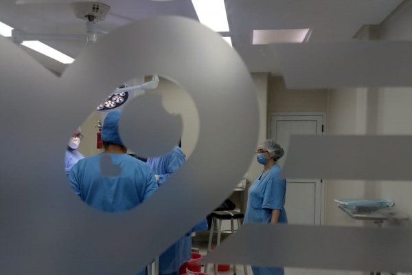 Se realizó la primera intervención en el nuevo quirófano del hospital Materno Neonatal