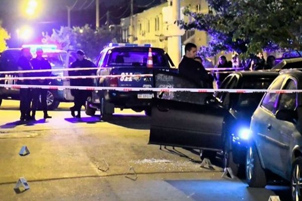 Triple crimen en Rosario: sicarios mataron a balazos a una pareja y a su hija de 6 años