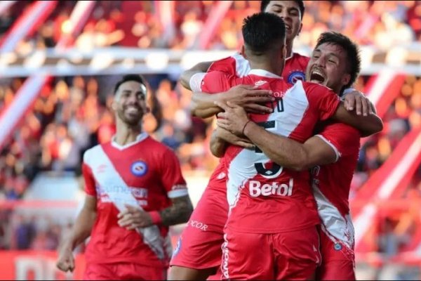 Argentinos Juniors venció a Unión y enfrentará a Estudiantes en los cuartos de la Copa de la Liga