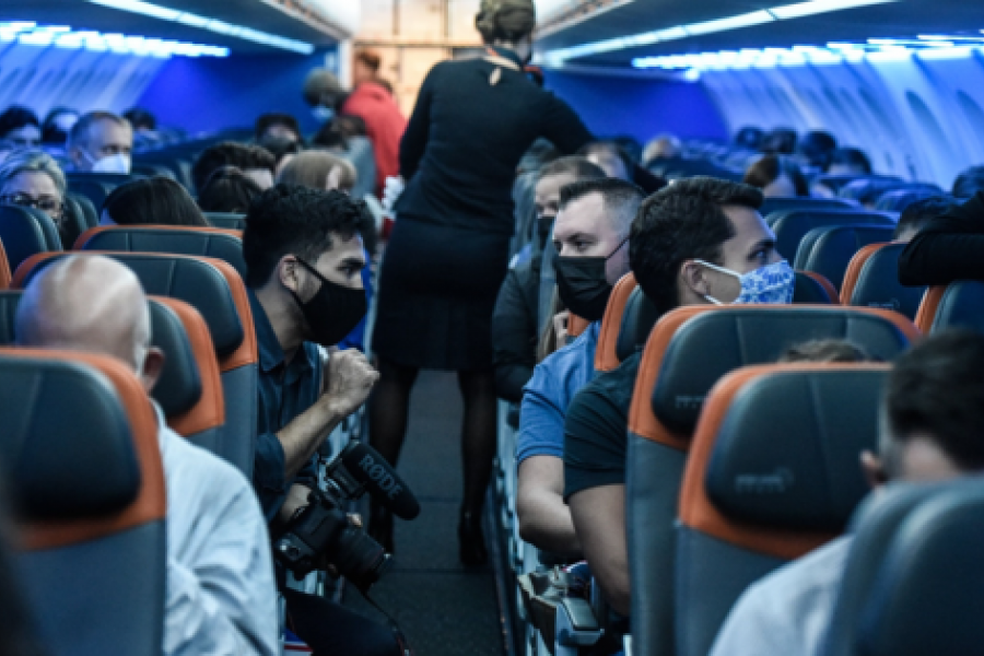 Dejan de ser obligatorios los barbijos en aviones y aeropuertos de la UE