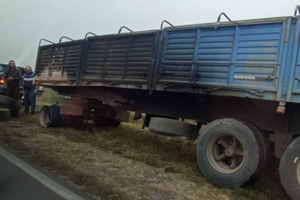 Corrientes: Camión cargado con piedras terminó destruido por el fuego