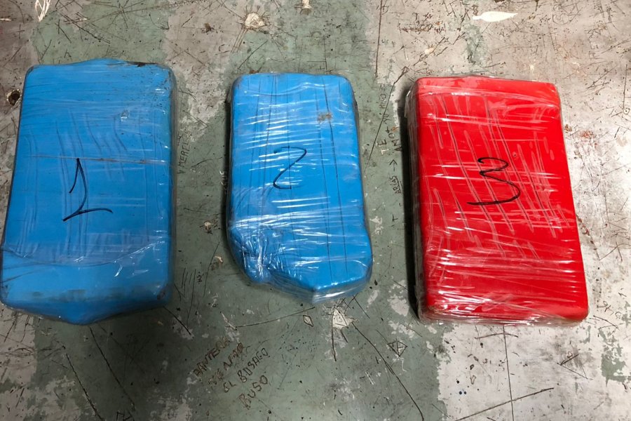 Corrientes: Trasladaba más de tres kilos de cocaína en los paneles de un minibús