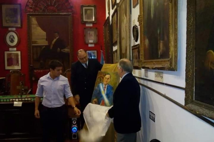 Presentaron e incorporaron retrato del Gobernador Valdés en la Galería de Gobernadores de la Provincia