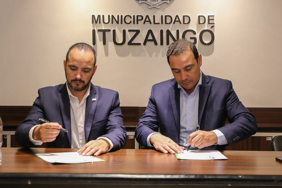 Valdés firmó convenio para Planta de tratamiento de residuos sólidos para Ituzaingó