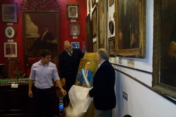 Presentaron e incorporaron retrato del Gobernador Valdés en la Galería de Gobernadores de la Provincia