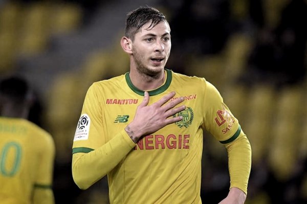 Niza condenó a los hinchas del club que cantaron en contra de Emiliano Sala