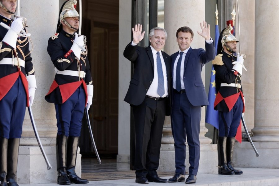 El Presidente advirtió con Macron sobre los efectos de la guerra