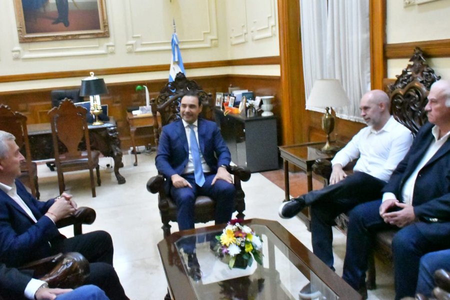 Valdés recibió a los gobernadores de Jujuy, Mendoza y al Jefe del Gobierno porteño