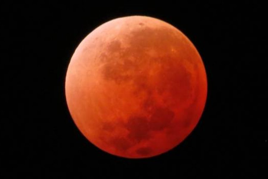 El domingo a la noche podrá observarse una luna de sangre