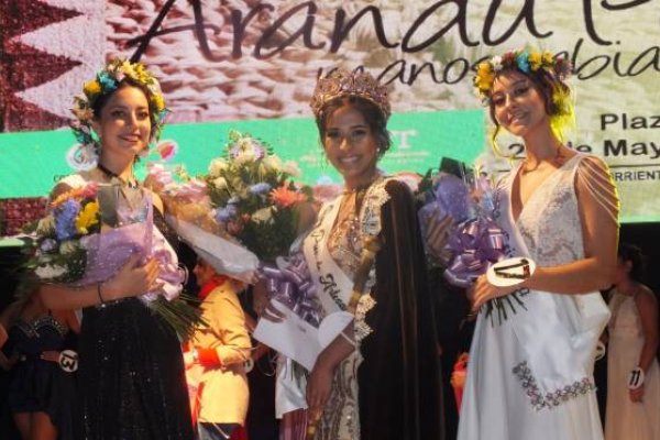 Coronaron a Agustina Cabral como la reina provincial de los artesanos