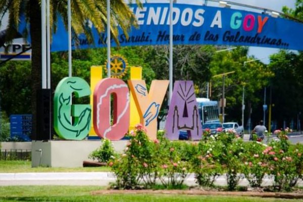 Mal ejemplo: Tutores a las piñas a la salida de una escuela en Goya