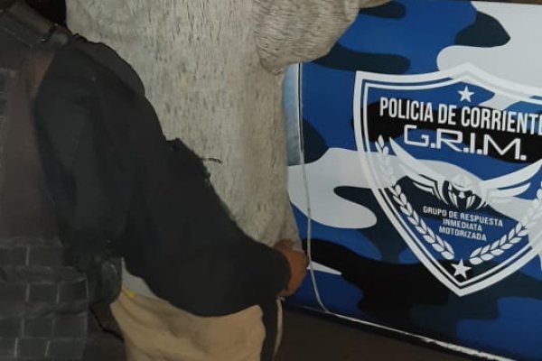 Detuvieron a un joven, resultó con un pedio de localización y paradero