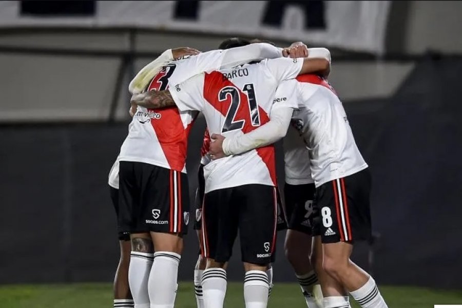 River goleó, gustó y se clasificó primero en su grupo de la Copa Libertadores