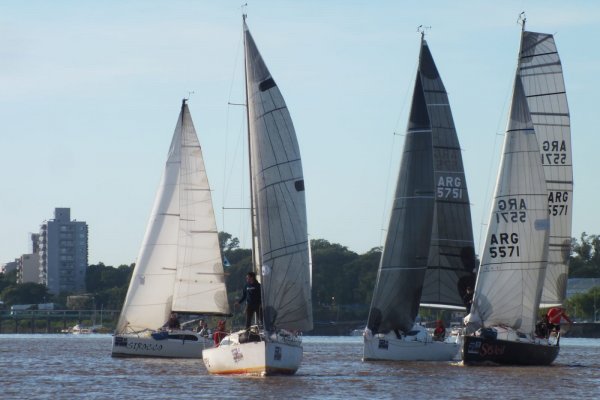 El “Omega” se quedó con una nueva regata Corrientes- Empedrado