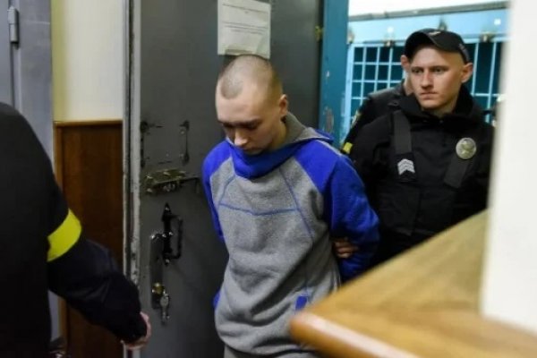 Condenaron a cadena perpetua a un soldado ruso acusado de crímenes de guerra