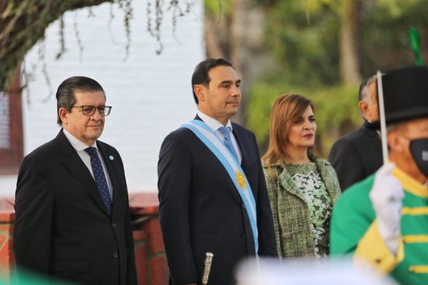Gobernador Gustavo Valdés en el inicio del 25 de Mayo: La Libertad se construye día a día