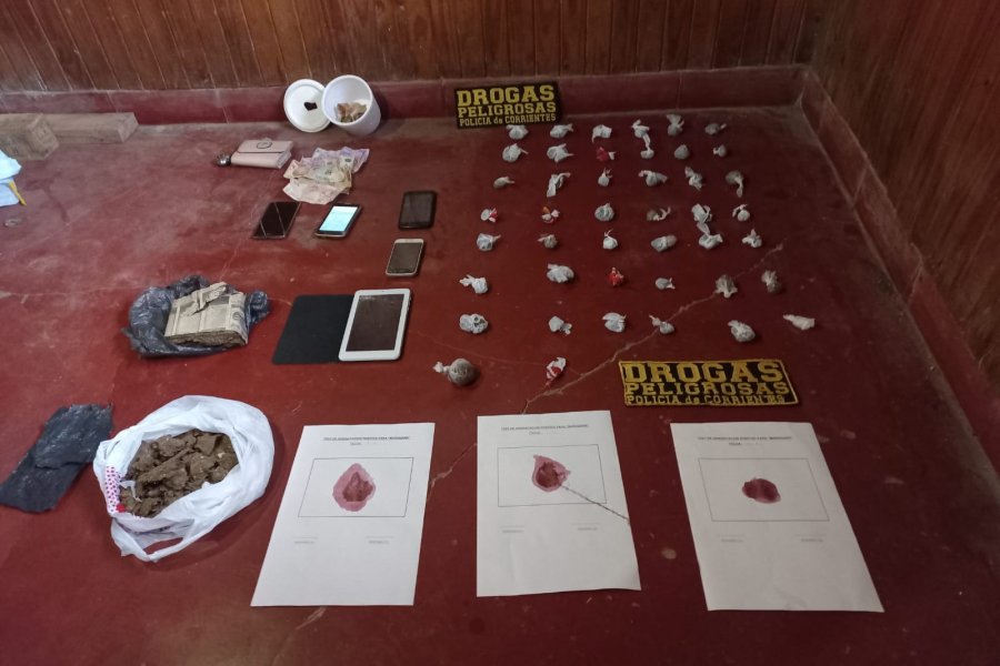 La policía secuestró marihuana, teléfonos celulares y dinero en efectivo