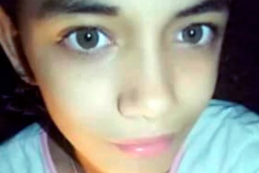 Detectaron fluidos humanos en el colchón de la adolescente abusada y asesinada por sus papás