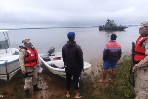 Itatí: Estaban pescando ilegalmente, quisieron fugar y los detuvieron
