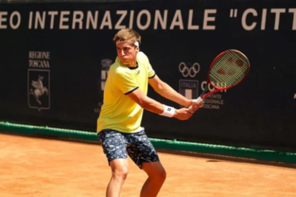 Lautaro Midón no aprovechó sus momentos y perdió en su debut en Roland Garros Junior