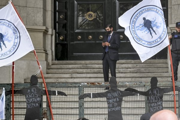 Anularon los procesamientos a tres acusados por torturas a soldados en Malvinas