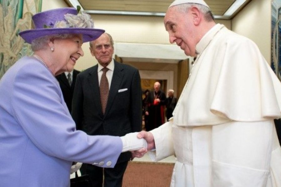 El Papa saludo a Isabel II por el jubileo de platino de su reinado