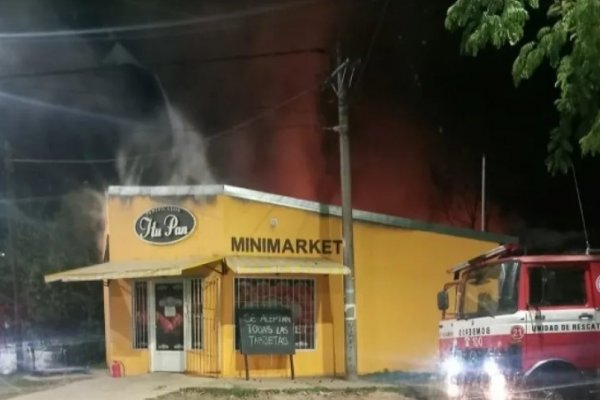 Incendio destruyó tres casas en Ituzaingó