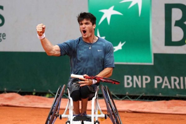 Gustavo Fernández venció al número uno del mundo y es finalista de Roland Garros
