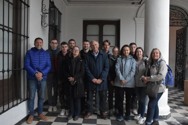  Estudiantes franceses disfrutaron de un recorrido guiado por la ciudad