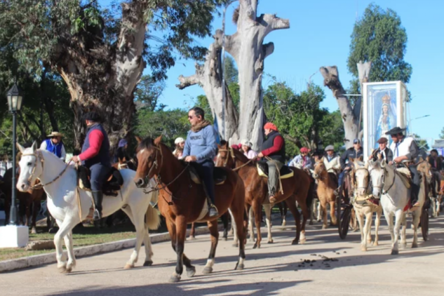 Por el día de San Antonio realizaron la cabalgata tradicional a su pueblo