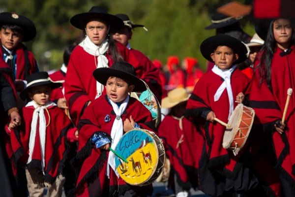 Más de 7 mil gauchos desfilaron en honor a Güemes, a 201 años de su muerte