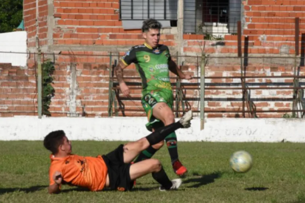 Mandiyú y Ferro se mantienen al frente