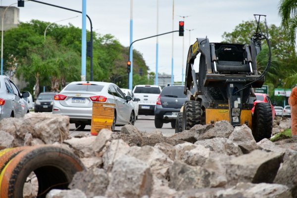 Realizarán trabajos de reconstrucción del pavimento en la bajada del puente