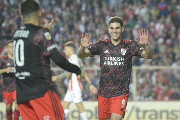 River consiguió su primera alegría con una goleada ante Unión en Santa Fe