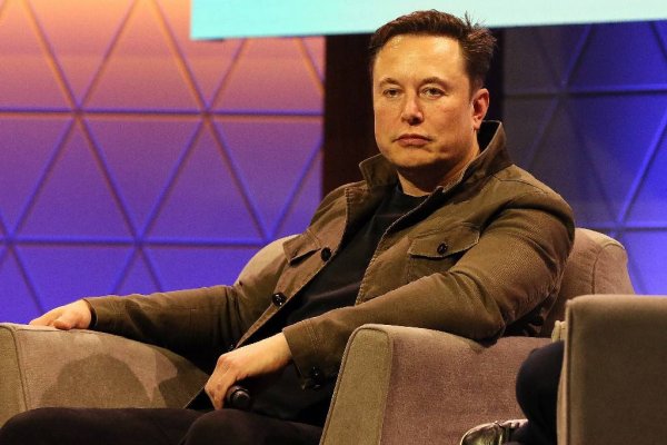 La hija de Elon Musk se cambió el apellido porque no quiere saber nada con su padre