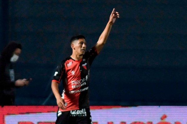 River saca ventaja por Aliendro pero Independiente no se resigna