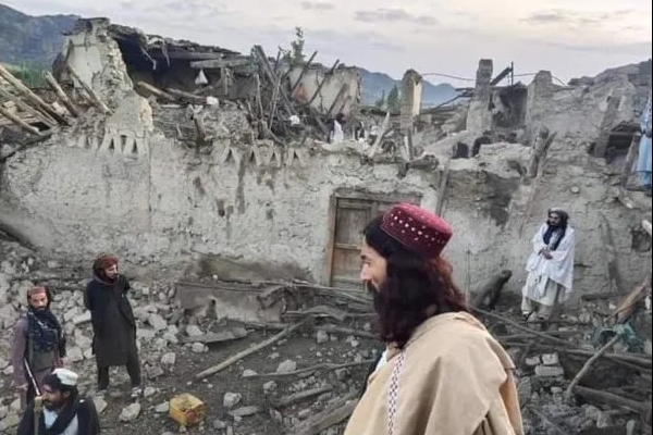Fuerte terremoto sacudió a Afganistán