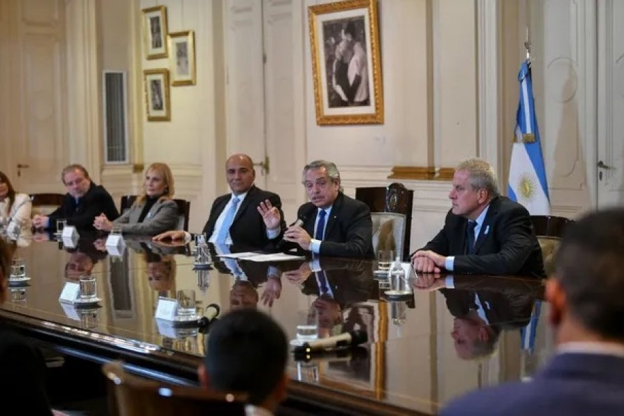 El Presidente firmó convenio para sumar horas de clase en Tucumán