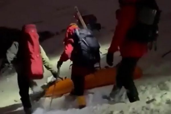 Avalancha en Ushuaia: Una esquiadora sobrevivió tras 7 horas